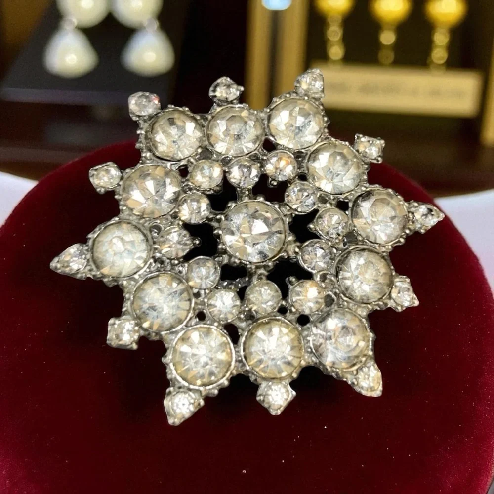 Vintage and Elegant Silver Crystal Brooch